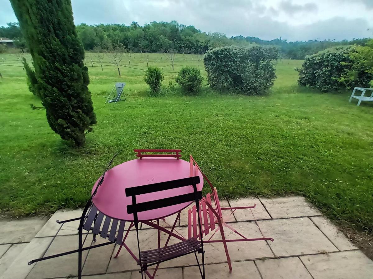 Au Bonheur Du Cedre Hotel Saint-Lattier Luaran gambar